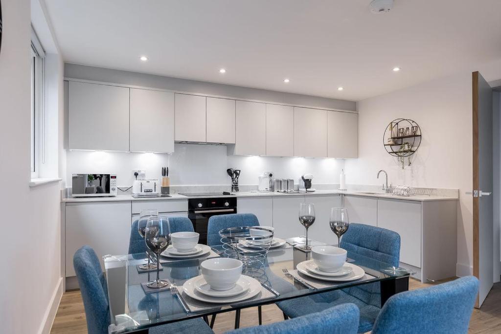 Stylish Town Centre Apartment, W Parking, Nr Beach Bournemouth Esterno foto